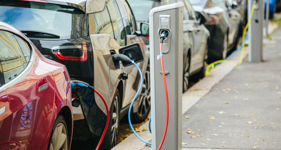 Borne et coffret de recharge voiture électrique